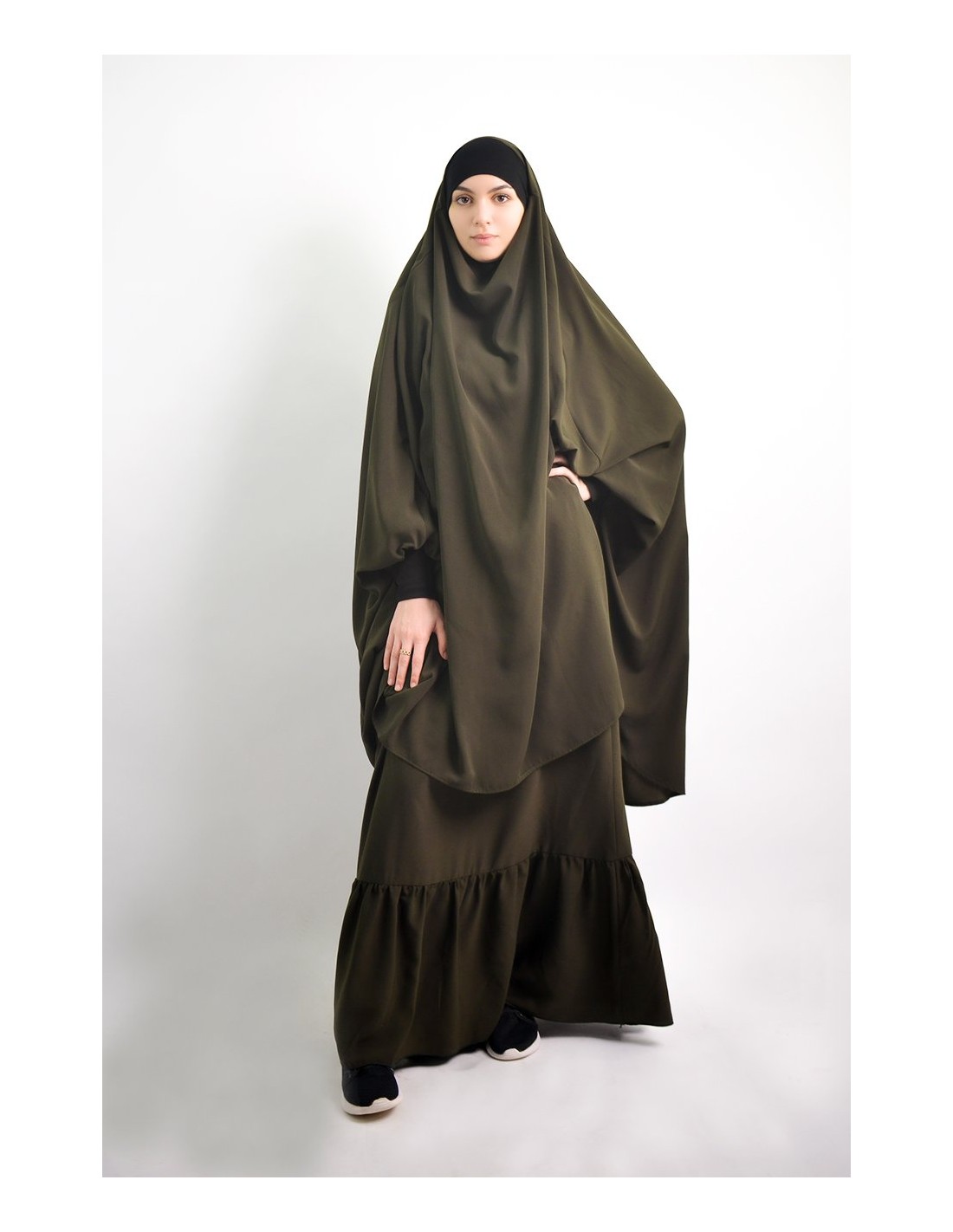 Jilbab al baida with frowns