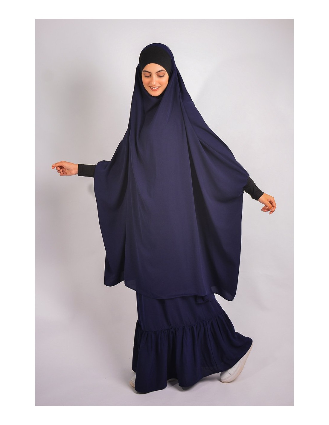 Jilbab al baida with frowns